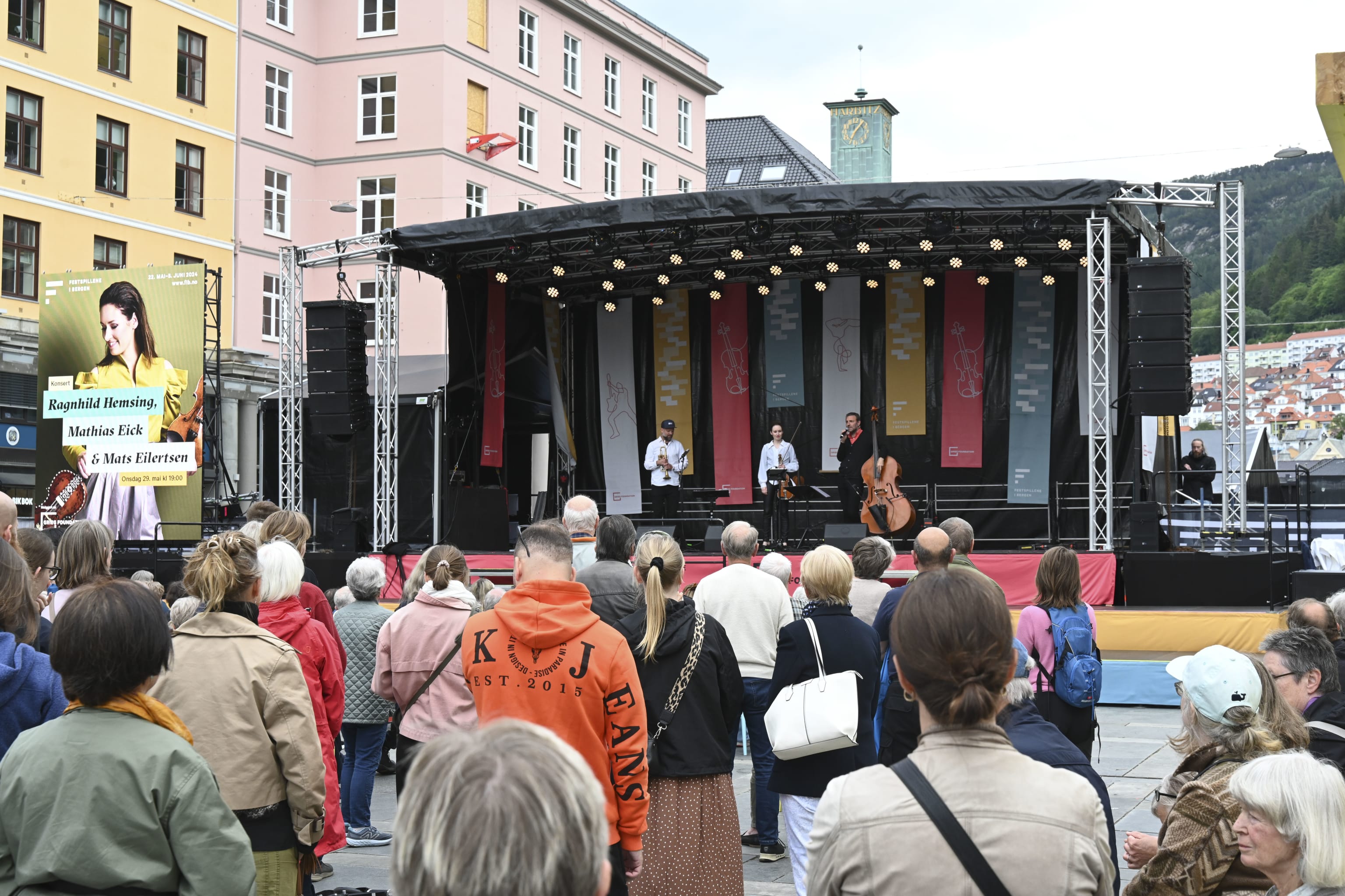 Ragnhild Hemsing, Mathias Eick & Mats Eilertsen. Foto: Thor Brødreskift